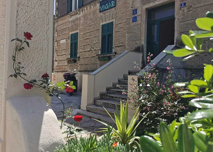 Deluxe Tramonto ゲストハウス 4*