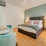 게스트하우스 Deluxe Tramonto 4*