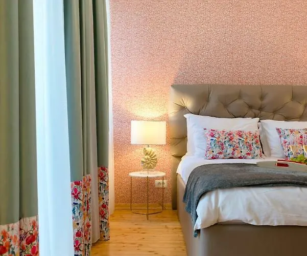 Guest house Deluxe Tramonto 4*